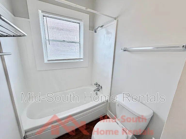 1515 Madison Ave #5 — Photo 8