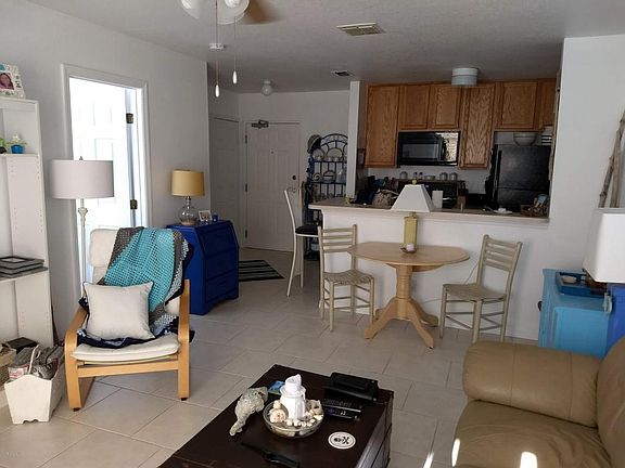 5th image of 220 Columbia Dr APT 30