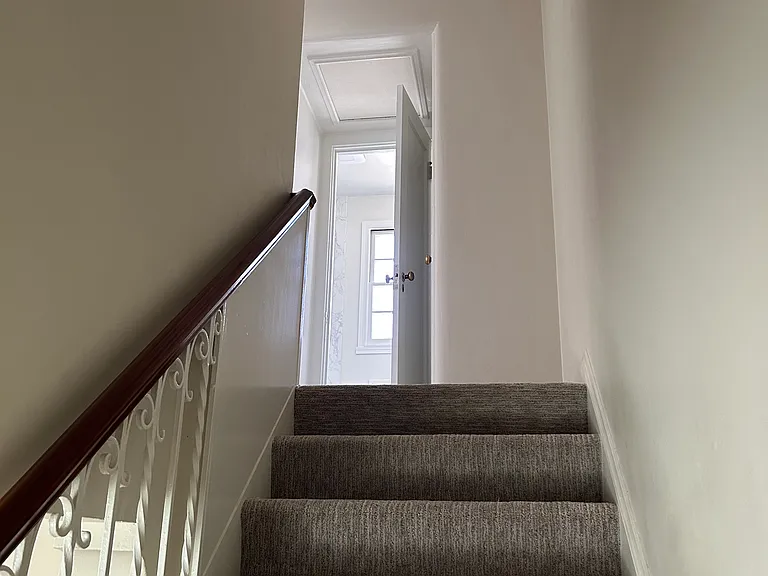 285 Wayne Ave — Photo 10