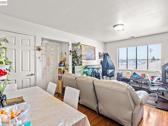 2nd image of 33454 7th St