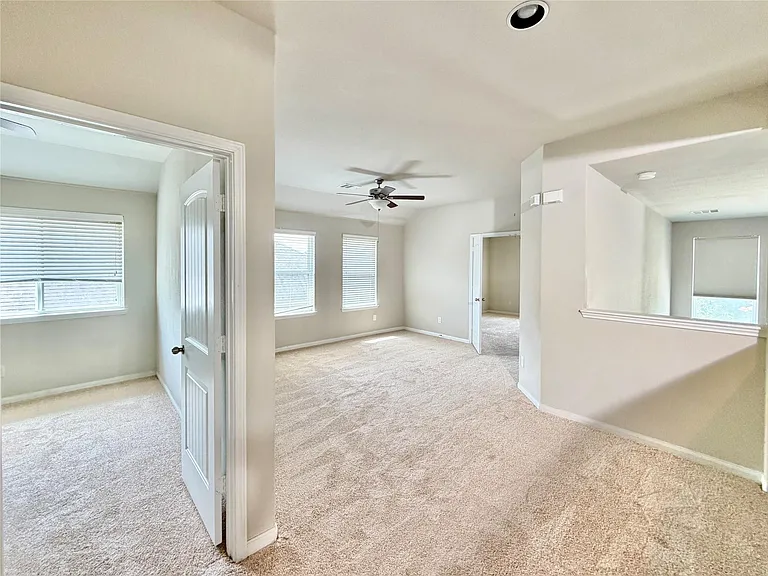 8002 Mesquite Hill Ln — Photo 25