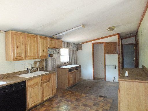 4th image of 302 Red Bud Dr