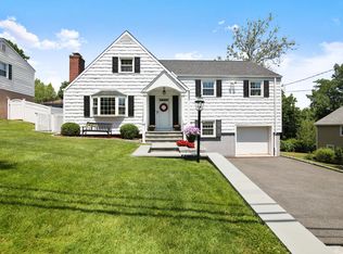 49 Burdsall Dr, Greenwich, CT 06831