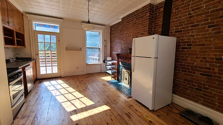 Rented by Compass | media 10