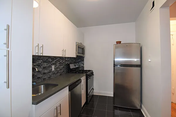 Rented by Zuz Realty | media 3