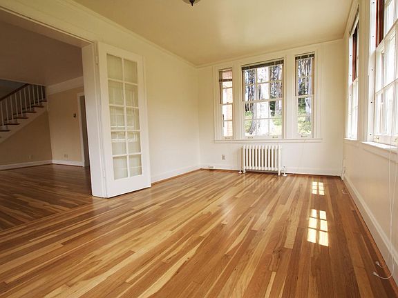 3rd image of 720 Liggett Ave #B