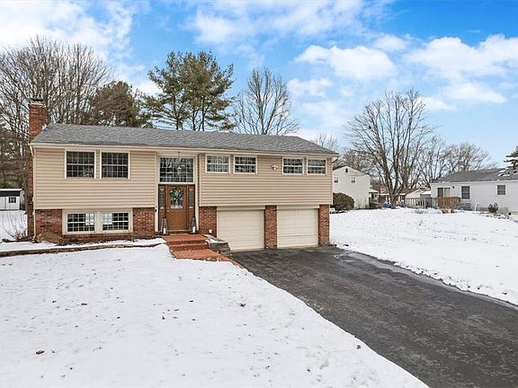2nd image of 513 Greenwood Drive Ext