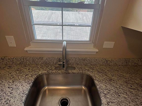 5th image of 38M Cambridge Court