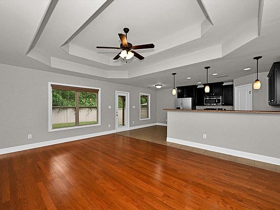 5th image of 1551 Heritage Cir SE