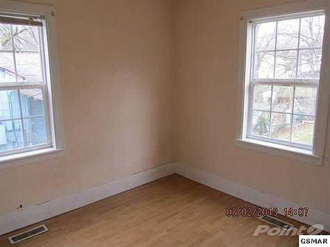 3rd image of 2319 Boxwood Ln