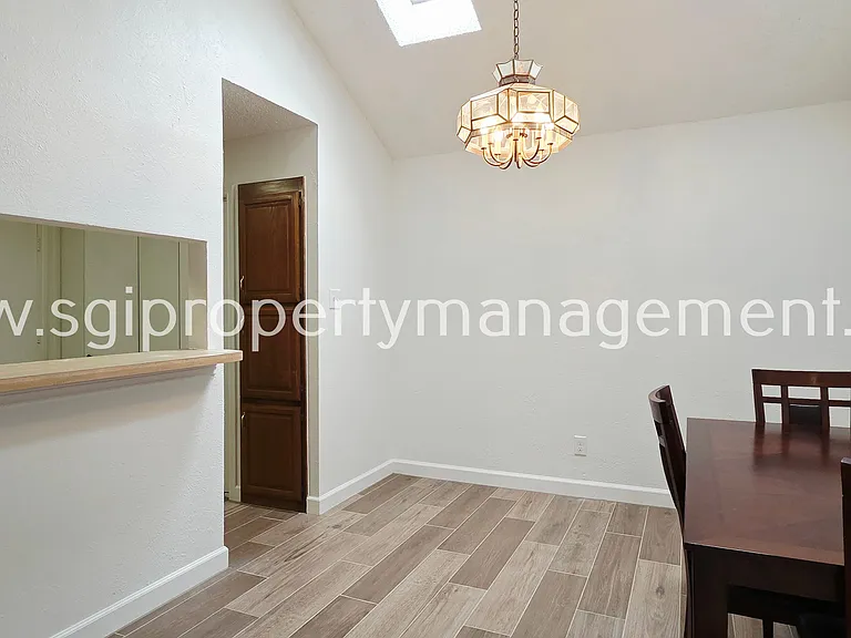 2408 Centaurus Dr — Photo 5