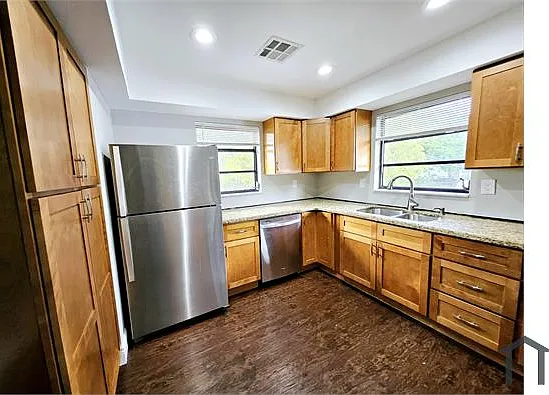 511 SW 15th St #B — Photo 3