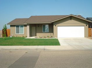 1783 Greene Ave, Dinuba, CA 93618