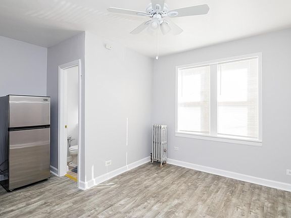 5th image of 5710 N Winthrop Ave #206