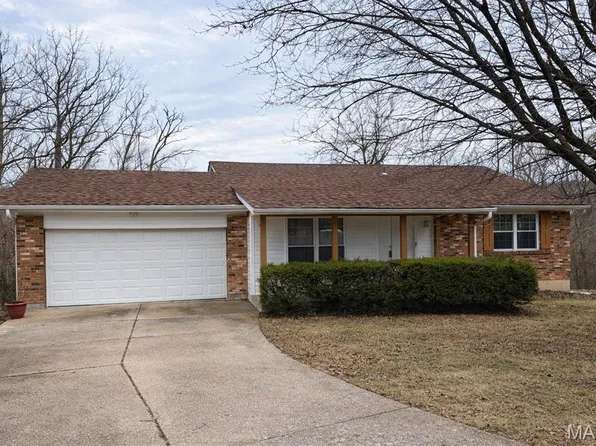 26230 Woodhill Ct, Warrenton, MO 63383