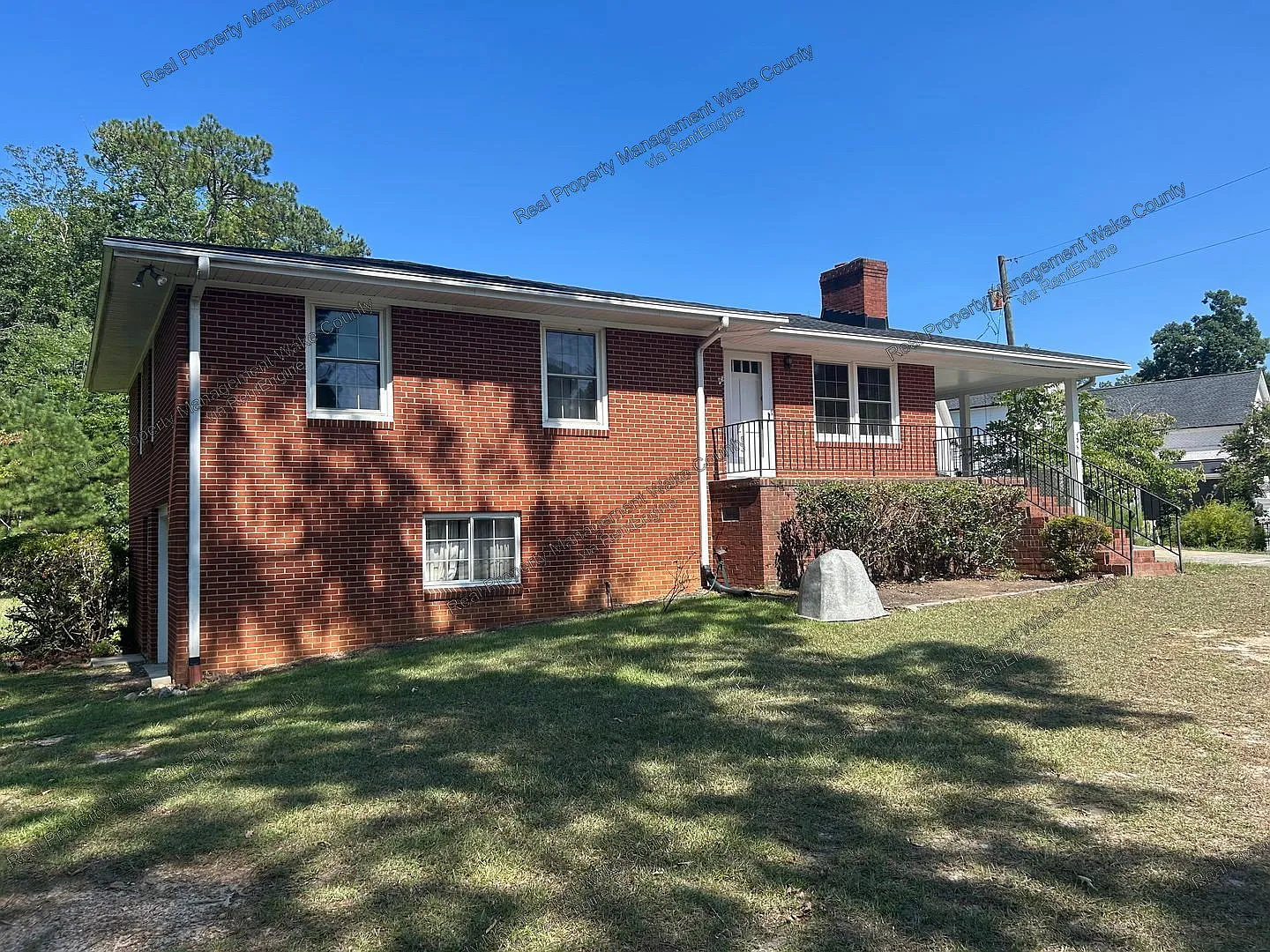 3 bed, 2.0 bath, 1383 sqft, $1,850 — Photo 1