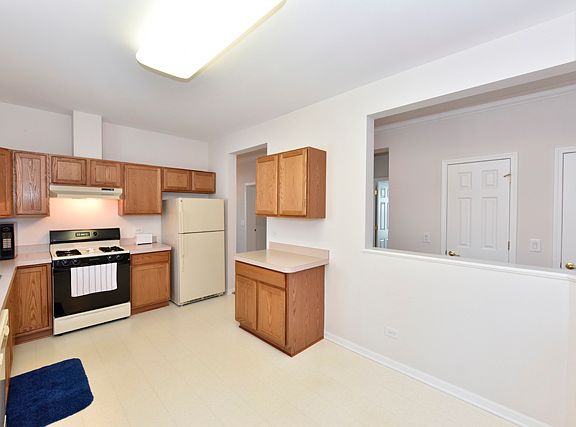 4th image of 3833 Fox Hunt Way