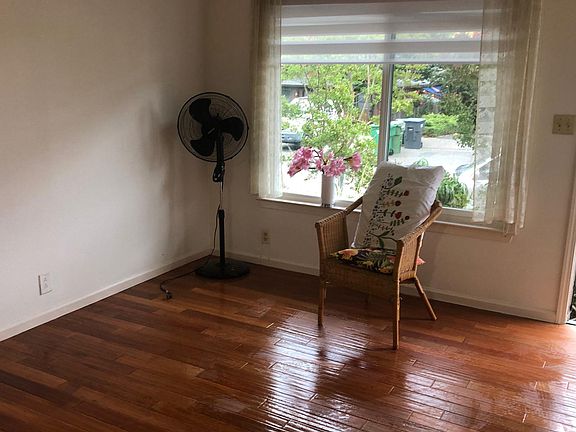 2nd image of 727 Kentucky St