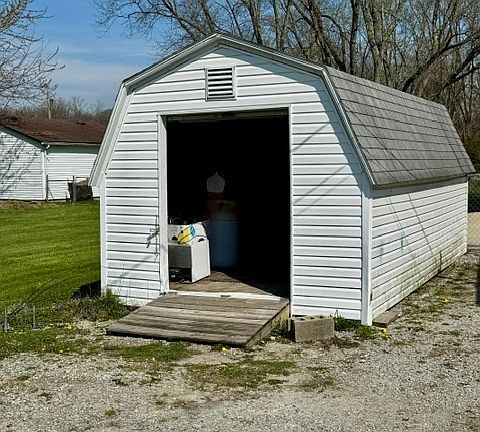 3rd image of 4744 Oxtoby St