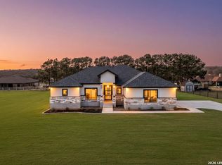 314 Honeysuckle Ln, La Vernia, TX 78121