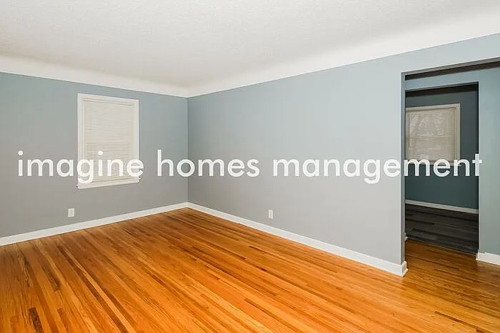 3 bed, 1.0 bath, 1472 sqft, $2,499 — Photo 3