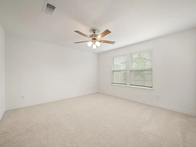 1115 Pigeon Ln — Photo 17
