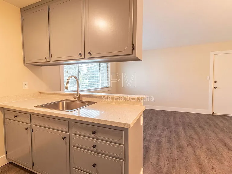 843 N Yosemite St #112 — Photo 8