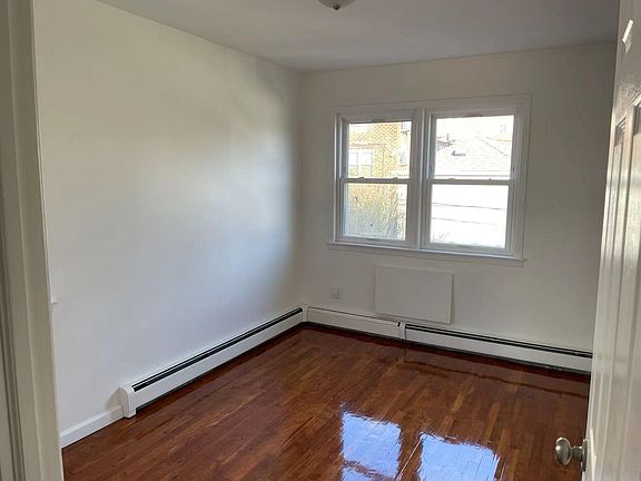 4th image of 3635 165th St Floor 3