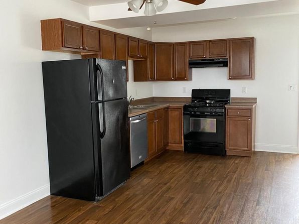 211 W State St APT 6