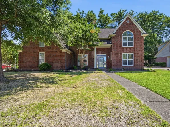 8905 Bridlewood Ln, Cordova, TN 38016