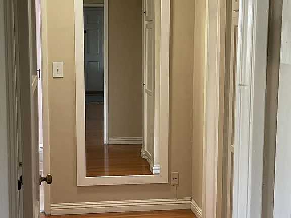 2nd image of 2455 Silver Lake Blvd