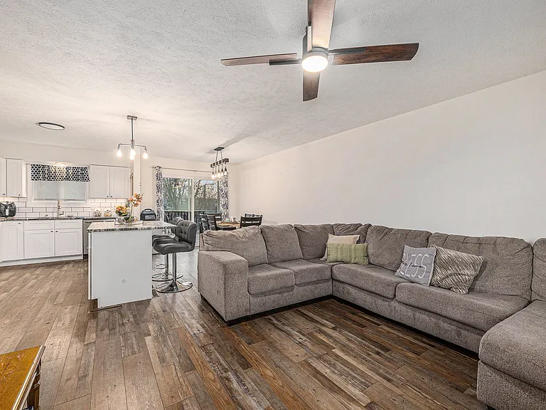 11047 Prairie Hills Dr — Photo 12