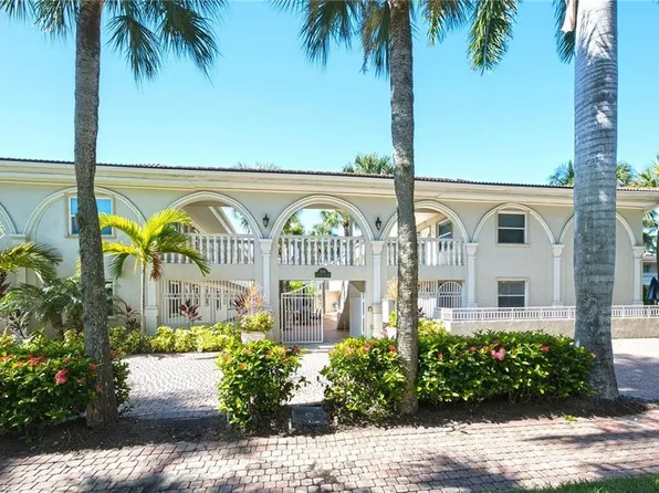 980 7th AVE S #204, NAPLES, FL 34102