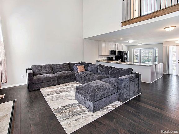 3rd image of 20886 Knobs Hollow Dr