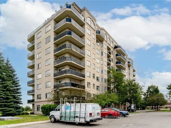 10 Dayspring Cir, Brampton, ON