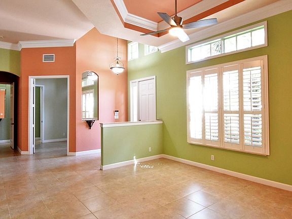 5th image of 404 NW Lyndhurst Ct