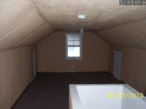 4th image of 1421 E 221st St