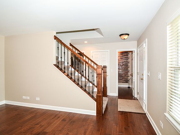3rd image of 9729 Dunhill Dr