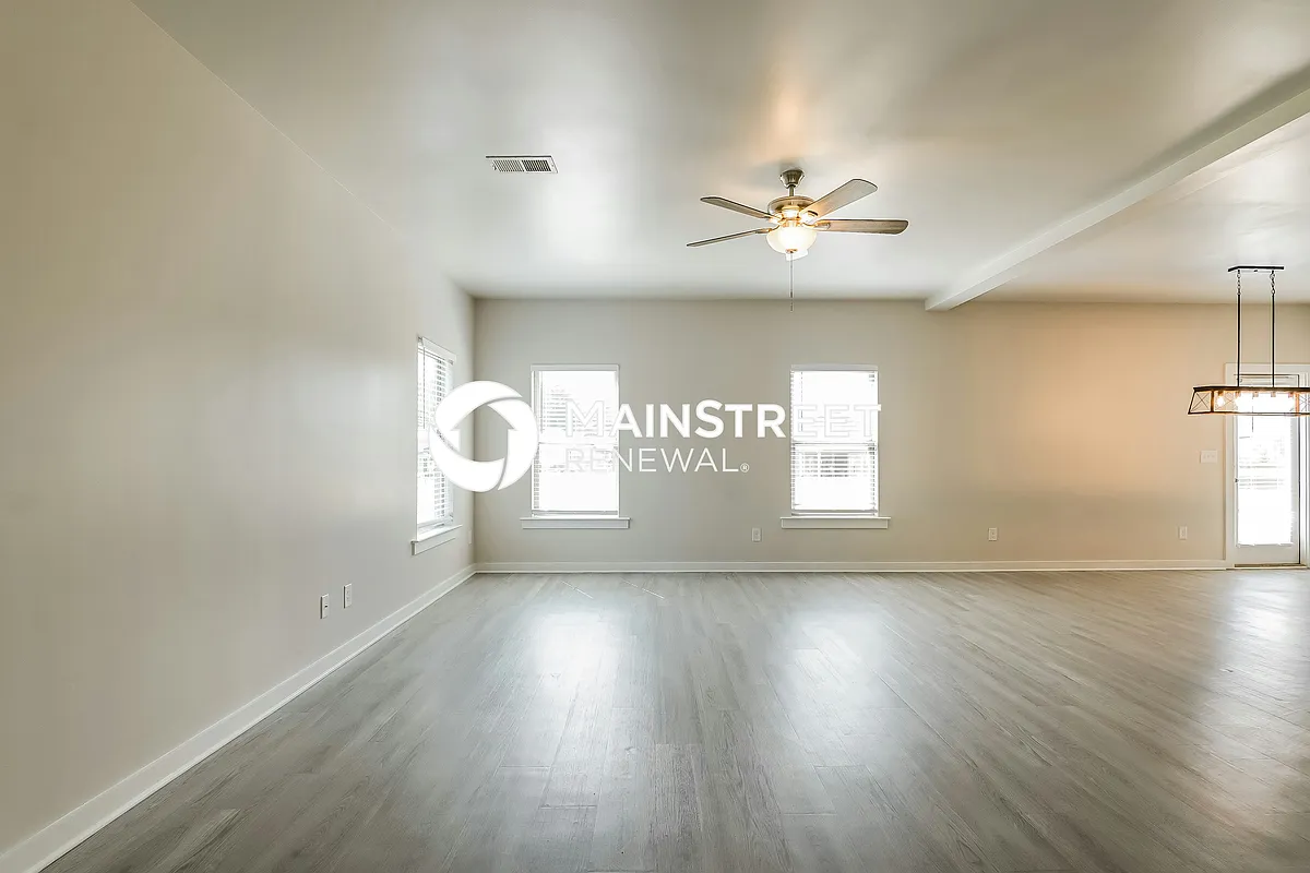 Living Room - 115 Ridgeview Cir