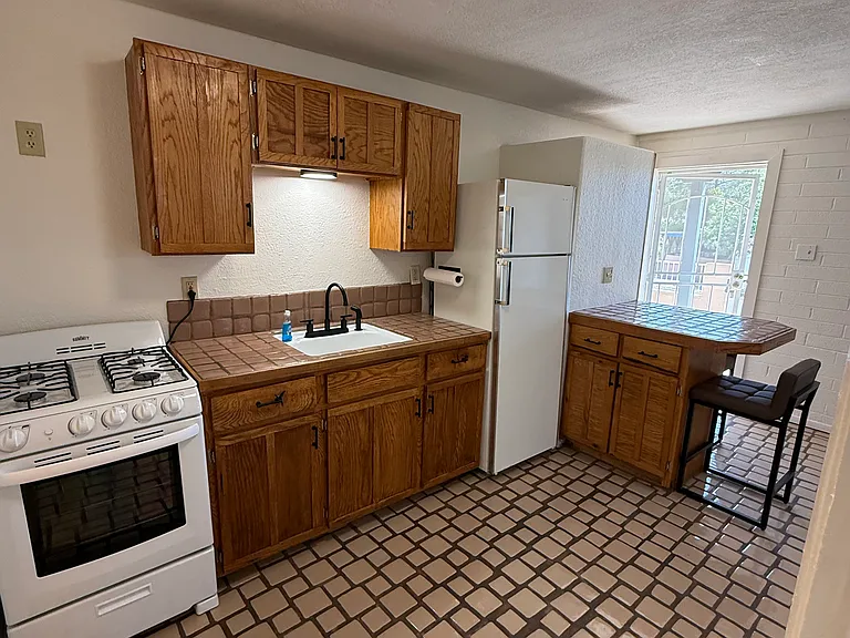 295 N Hill St #1 — Photo 3