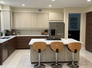 2560 Alister Ave, Tustin, CA 92782