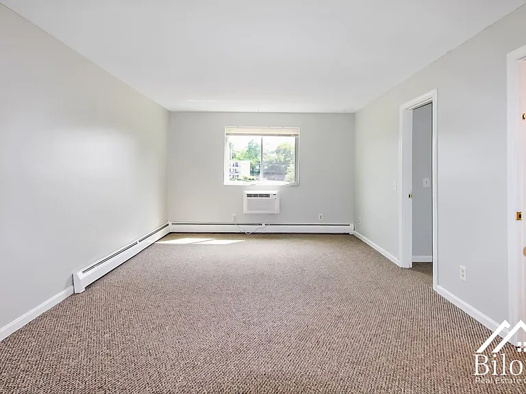 18 Lee Rd — Photo 27