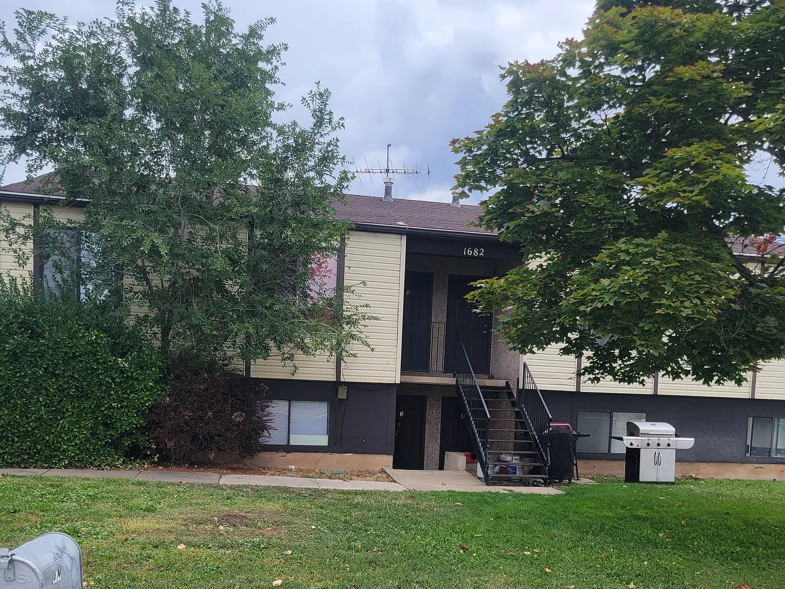 2 Bedroom Layton 4-plex — Photo 1