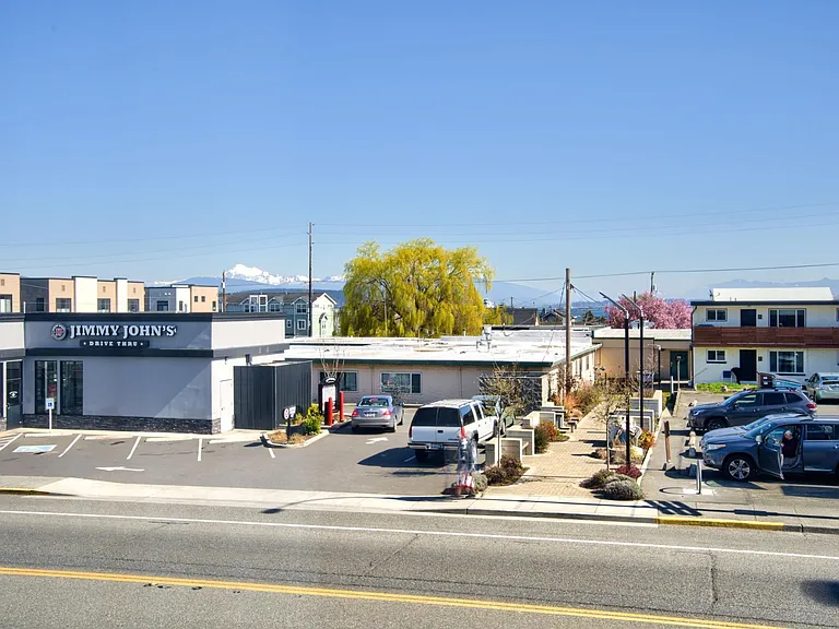 2114 Commercial Ave #B — Photo 8