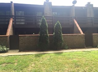 607 Kenneth Cir, Elgin, IL 60120