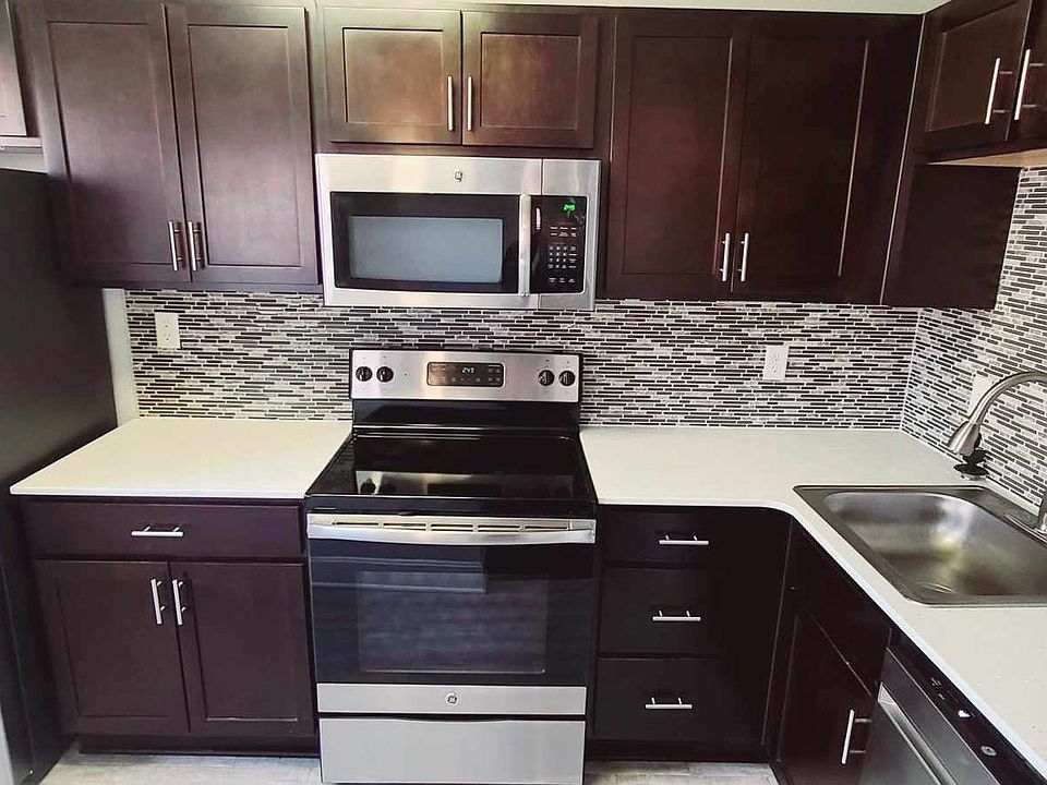 1st image of 4440 Roanoke Pkwy #1306-102