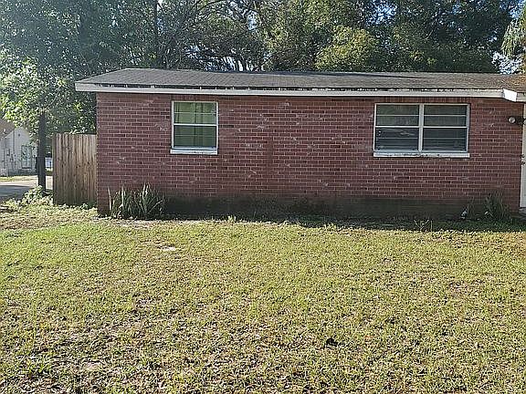 2nd image of 917 E Holland Ave