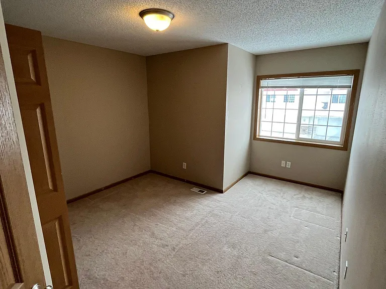 425 Cedar Pl — Photo 8