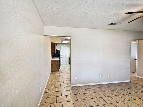 4th image of 525 Buttercup Ln