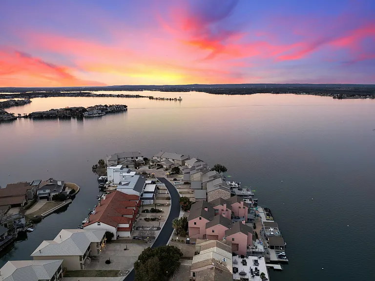 510 Horseshoe Bay North Blvd — Photo 28